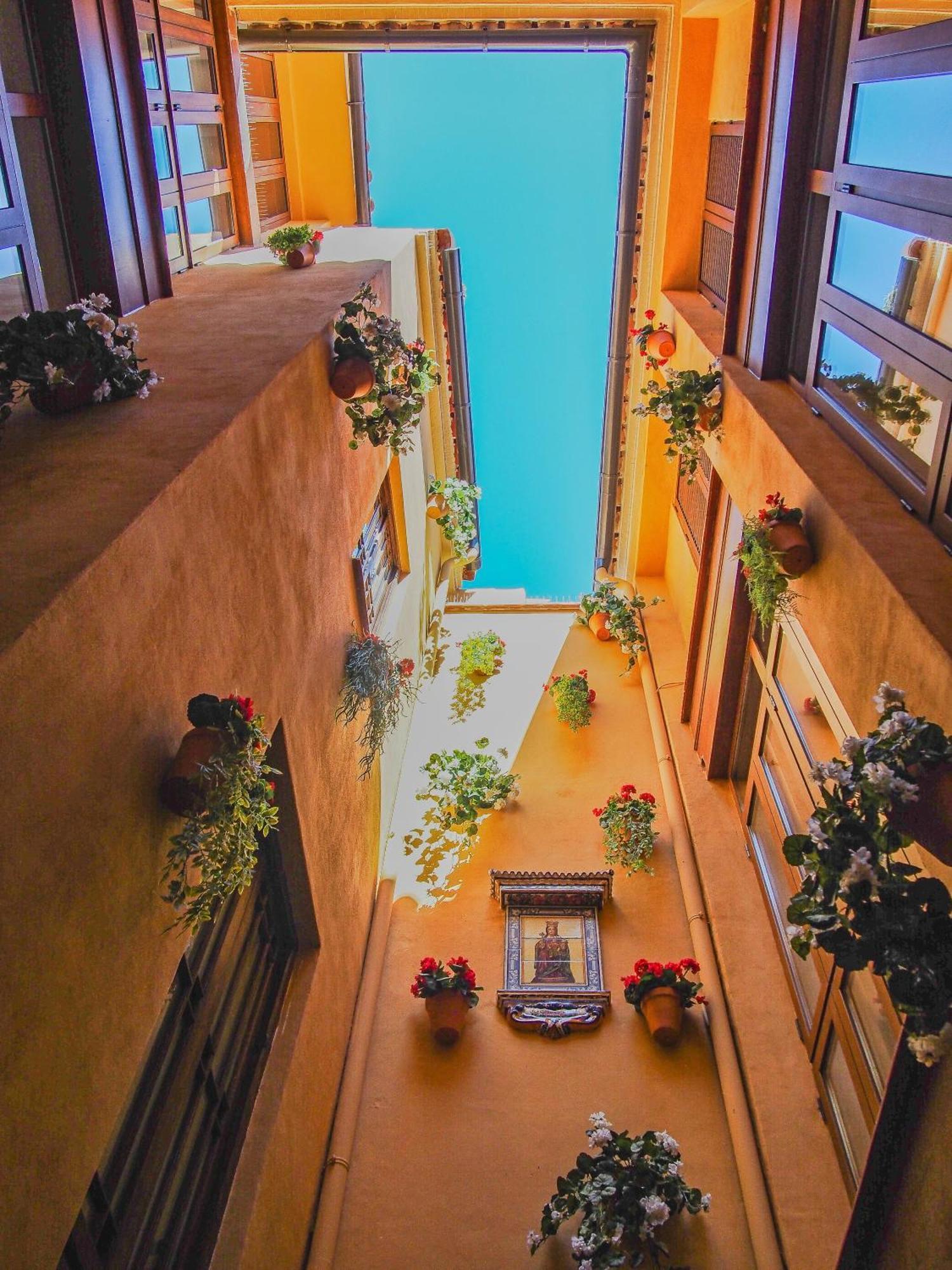Piso Con Patio, 3 Habitaciones, En La Goleta Málaga Exterior foto